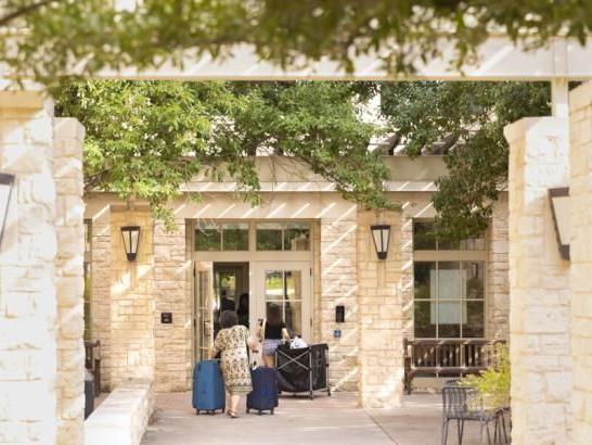 Student moving into her on campus dorm 